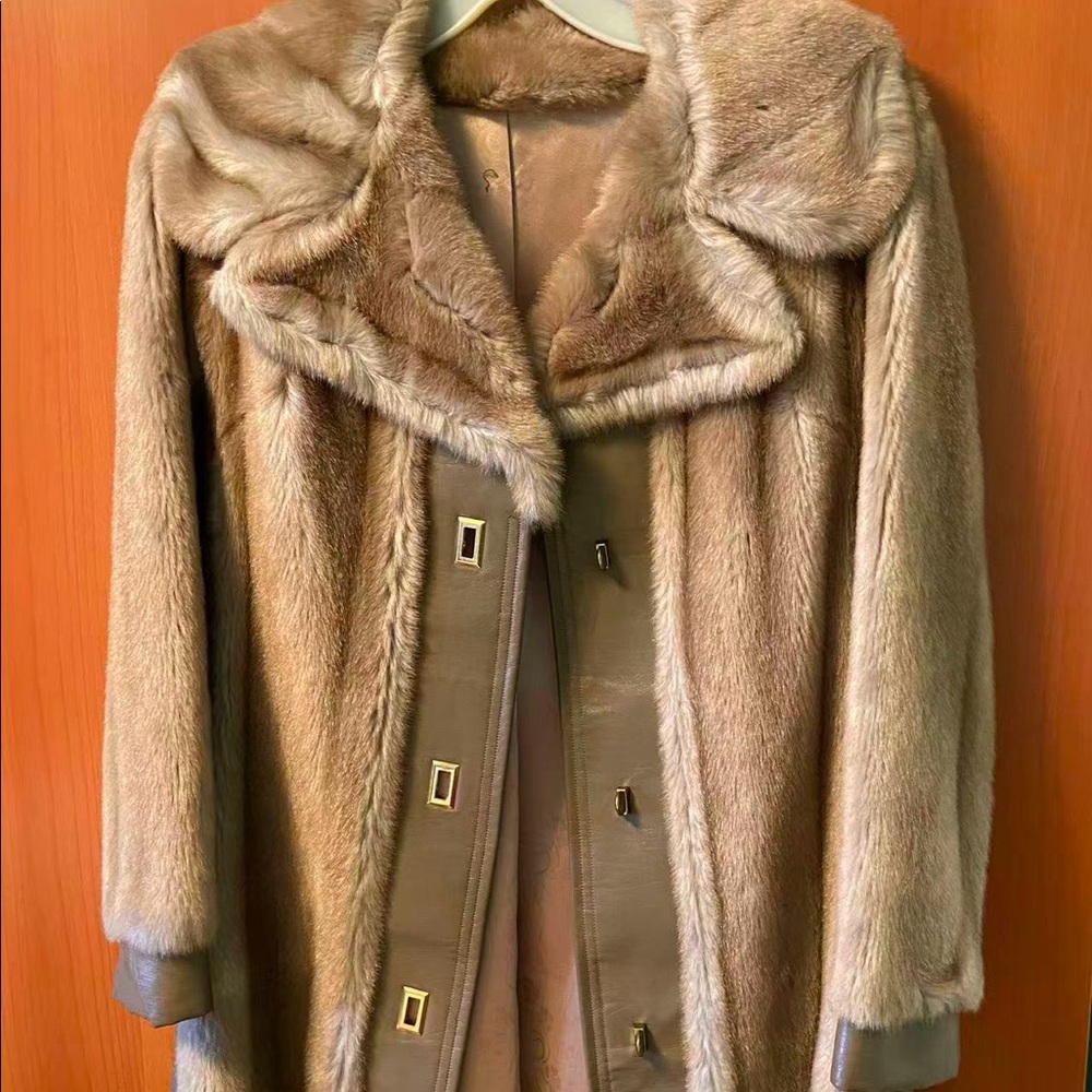 Vintage Dubrowsky & Joseph Tissavel Faux Fur Coat - M